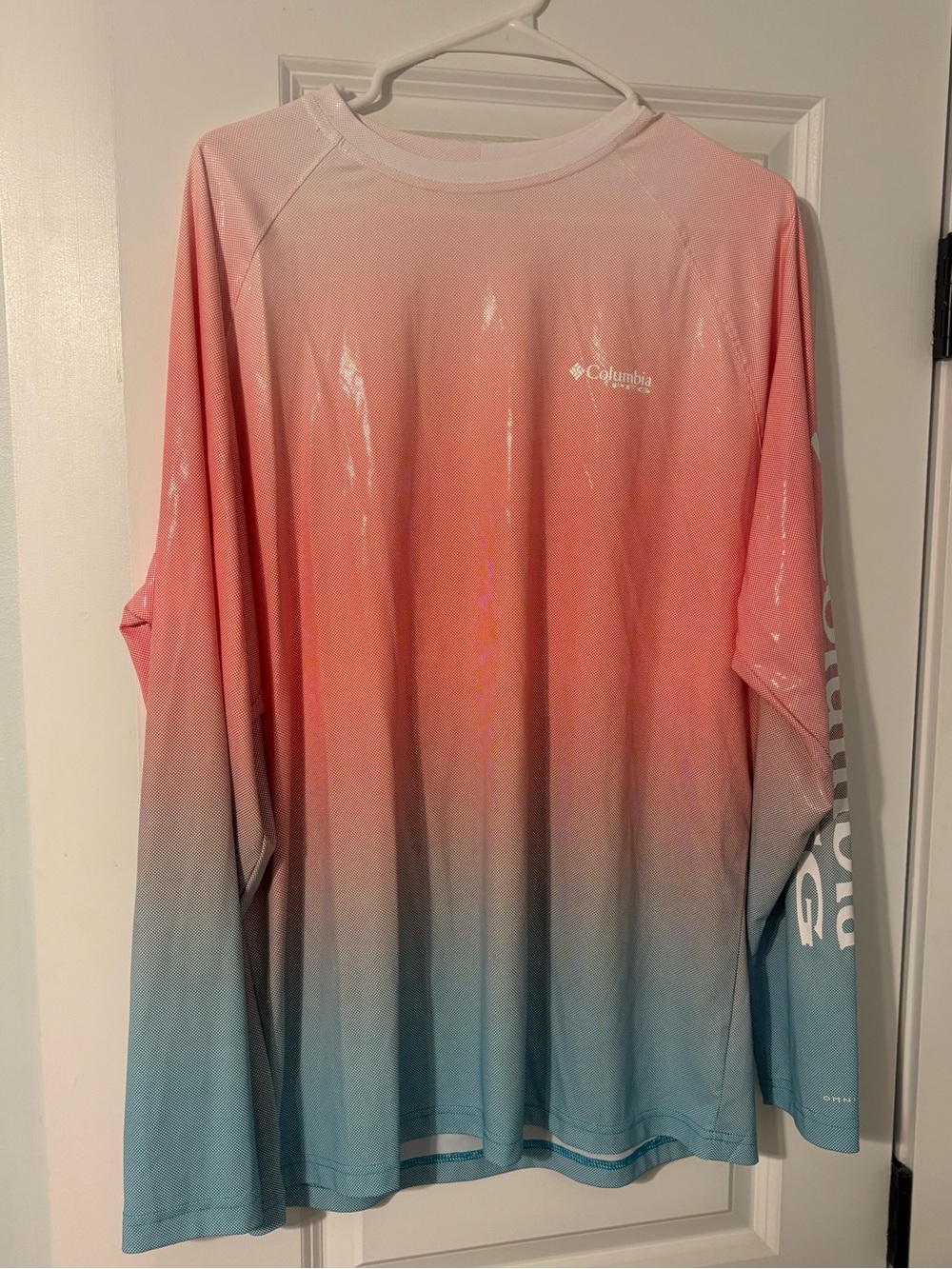 Columbia Gradient Long-Sleeve Performance Tee — Red to Blue